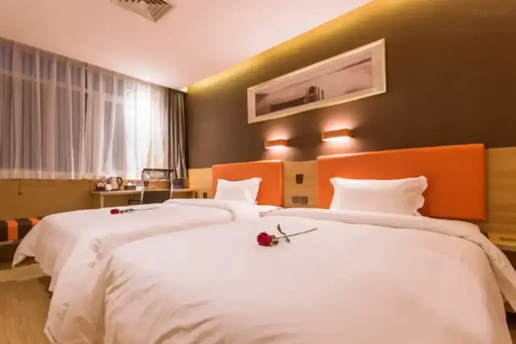 Пекин: 7Days Inn Chain Hotel (Beijing Guomao Sihui East Subway Station)