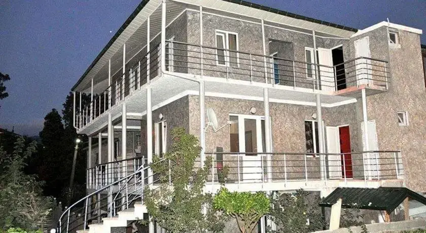 Чакви: Guest House Data