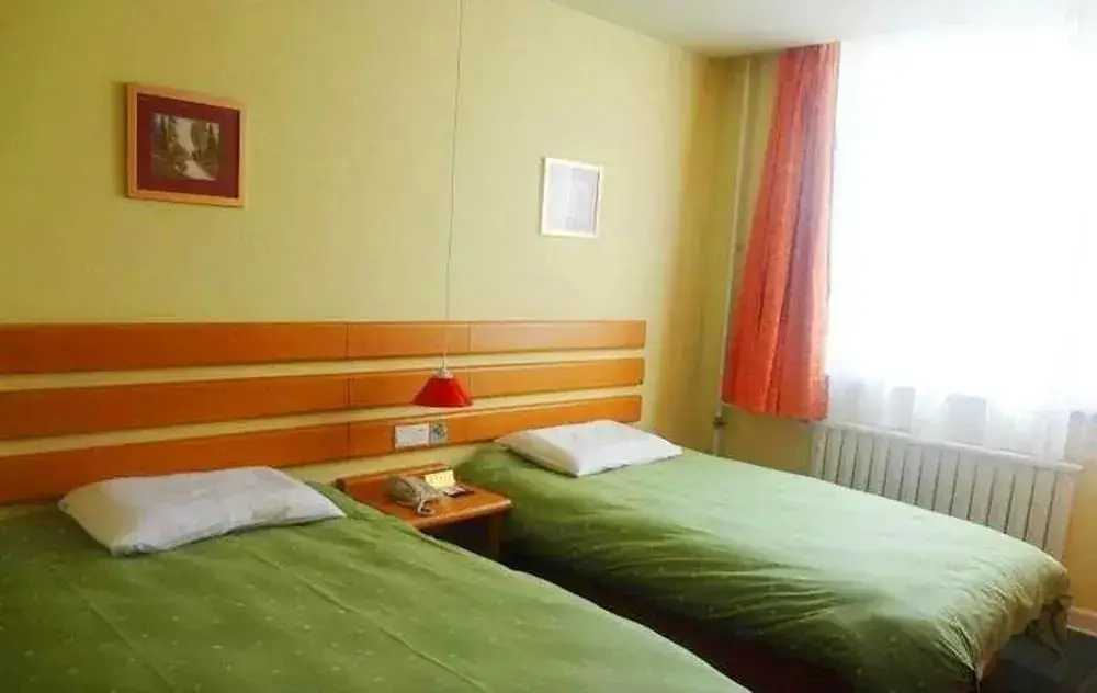 Шицзячжуан: Home Inn Shijiazhuang West Heping Road Baiqiuen Hospital