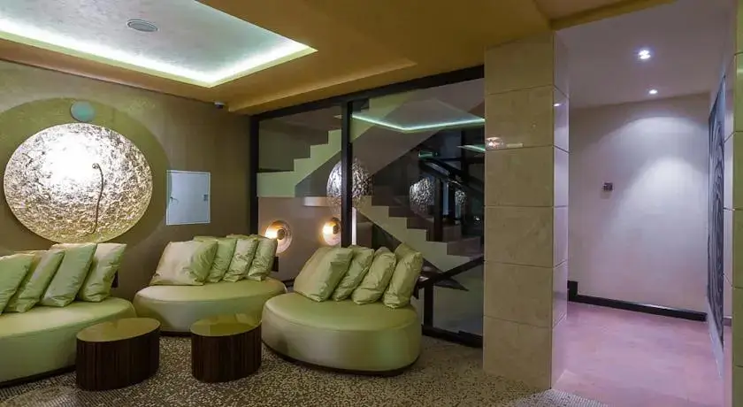 Эсто-Садок: Villa Adriano