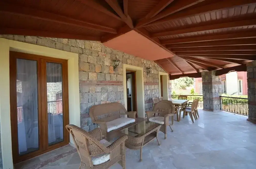 Исламлар: Villa Royal