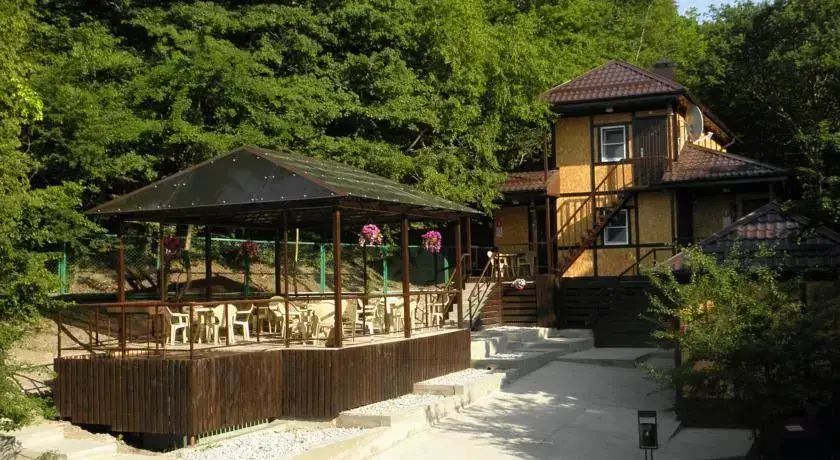 Архипо-Осиповка: Inn Zaterjannyj Raj