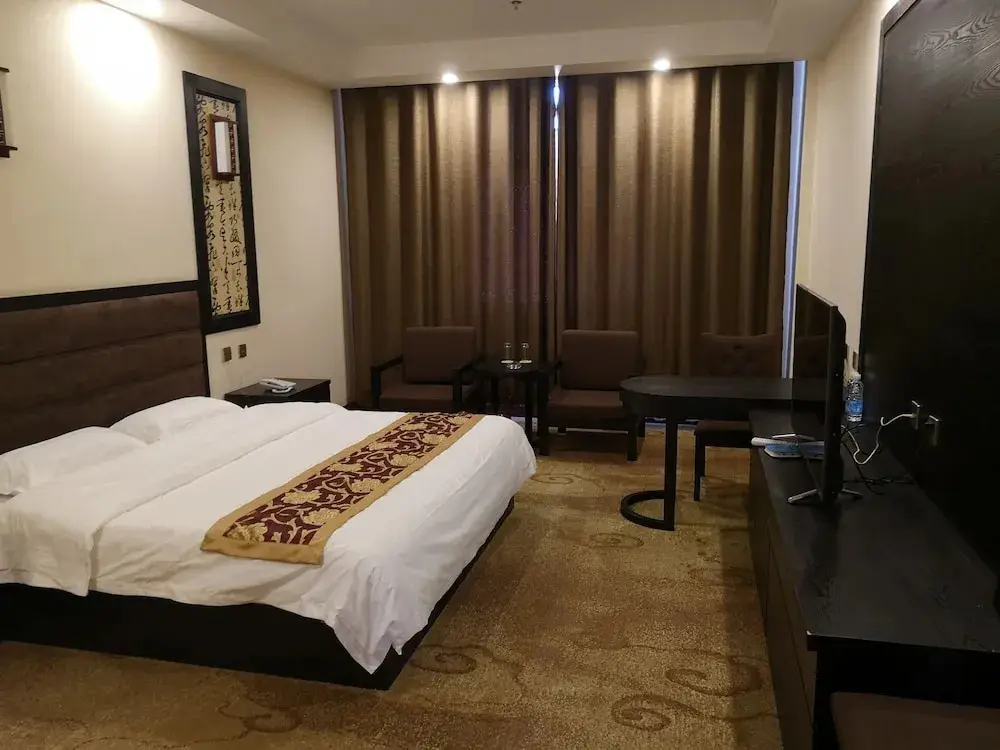 Чэндэ: Yanlong Hongshun Hotel