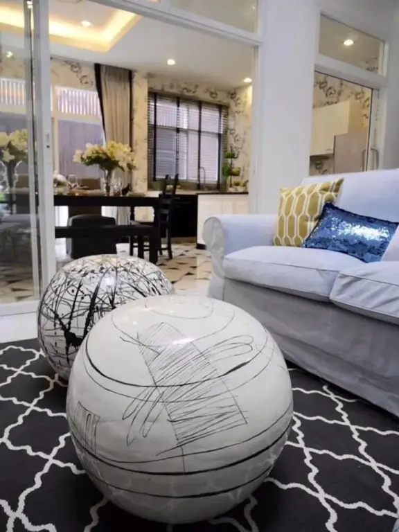 Паккрет: 4-Bedroom Luxury Apartment on Changwattana Road