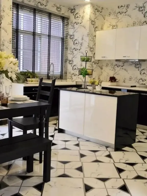 Паккрет: 4-Bedroom Luxury Apartment on Changwattana Road