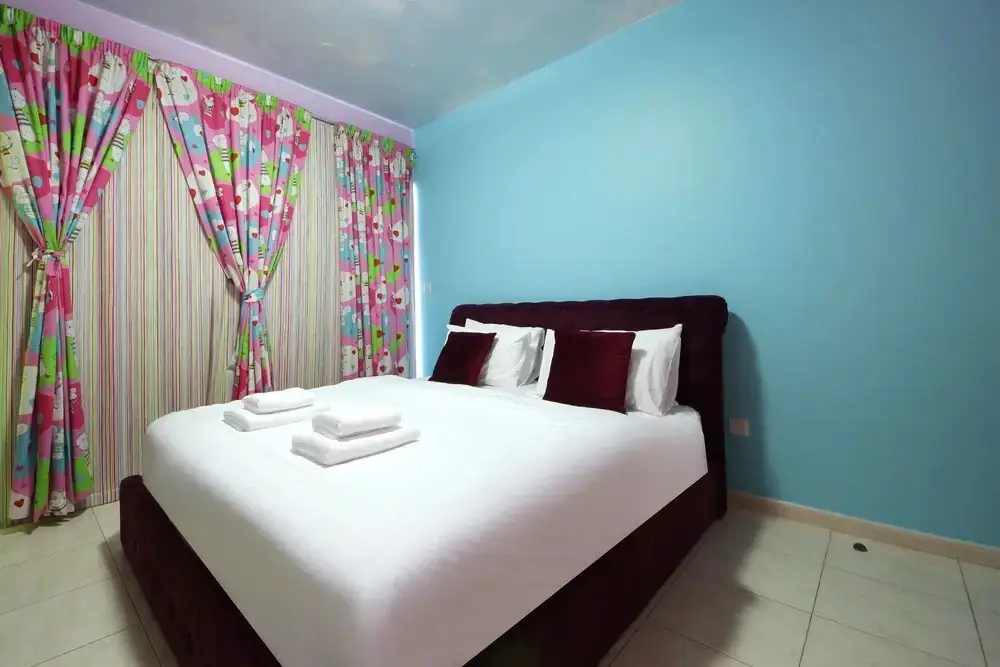 Дубай: Signature Holiday Home- Skycourt Tower F