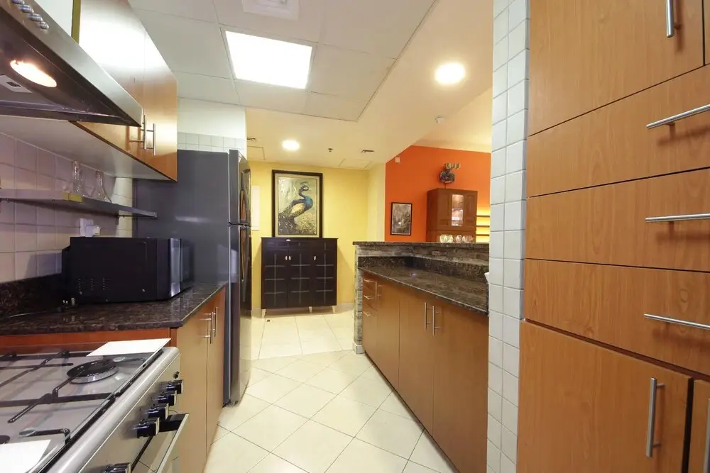 Дубай: Signature Holiday Home- Skycourt Tower F