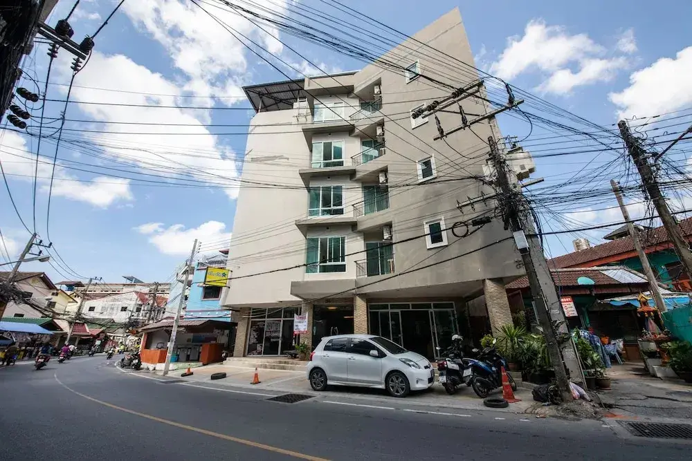 Кату: Oyo 363 Golden Place Patong