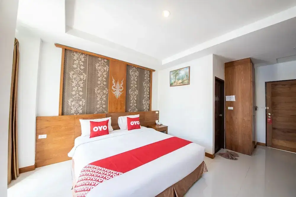 Кату: Oyo 363 Golden Place Patong