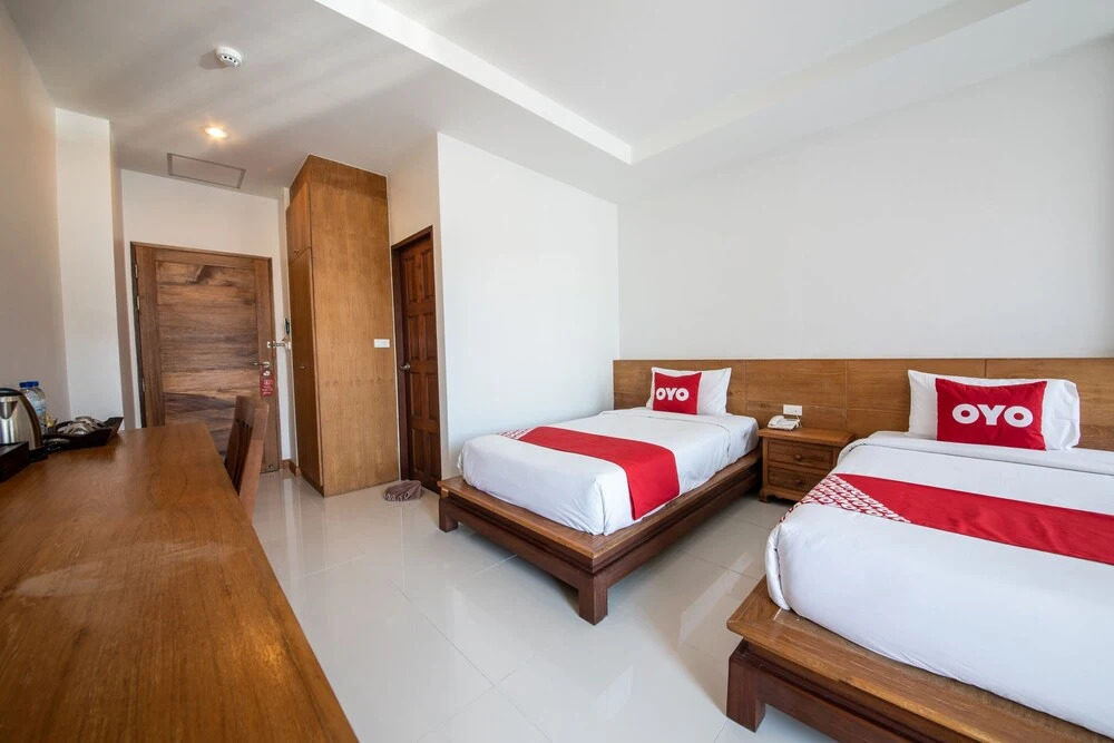 Кату: Oyo 363 Golden Place Patong