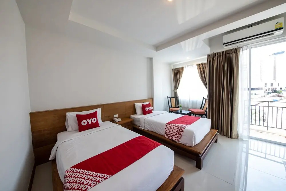 Кату: Oyo 363 Golden Place Patong