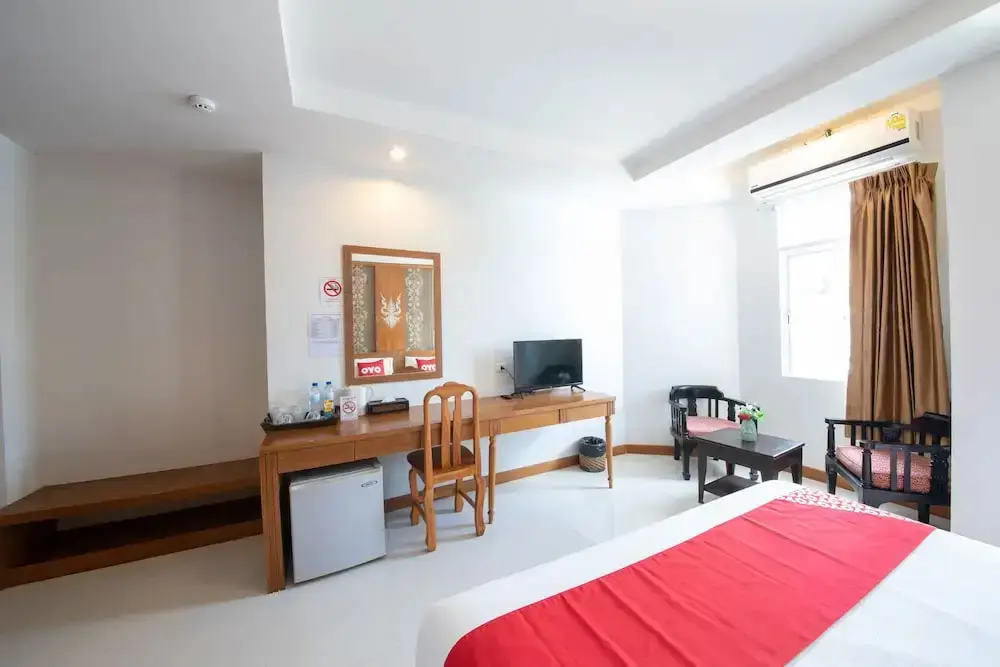 Кату: Oyo 363 Golden Place Patong