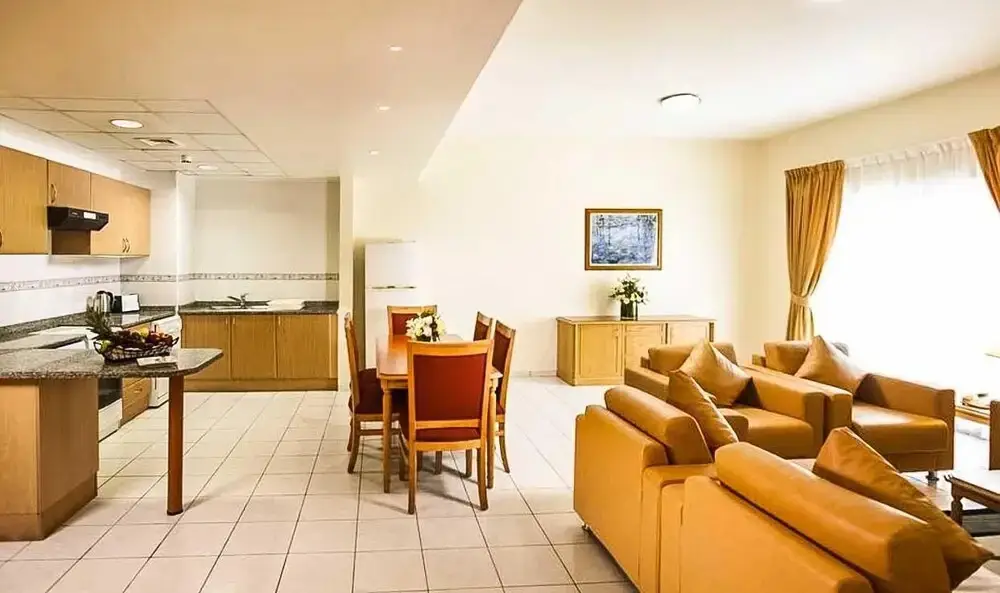 Дубай: Upscale With Pool, Sauna And Health Club 2 Bedroom Apts