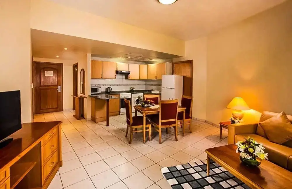 Upscale With Pool, Sauna And Health Club 2 Bedroom Apts — фото 1