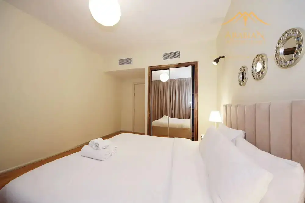 Дубай: New Arabian Holiday Homes Jvc Villa