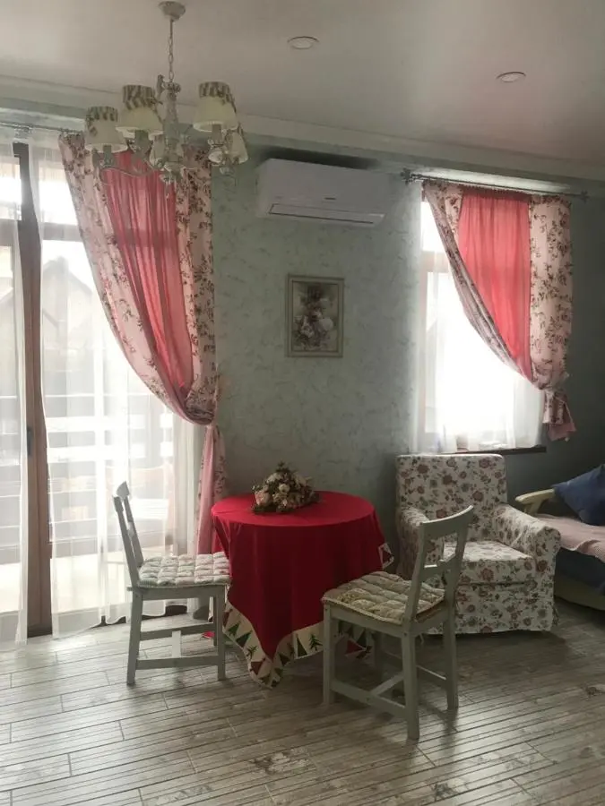 Эсто-Садок: В окружении гор