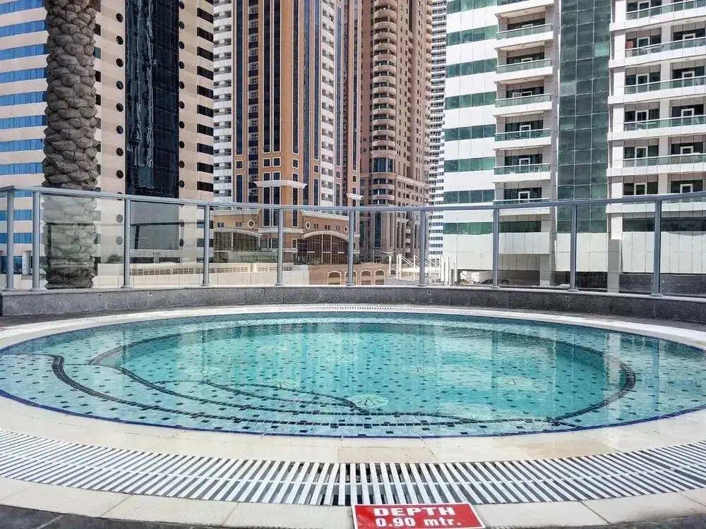 Grand 3BR in Dubai Marinas Majestic Skyscraper! — фото 1