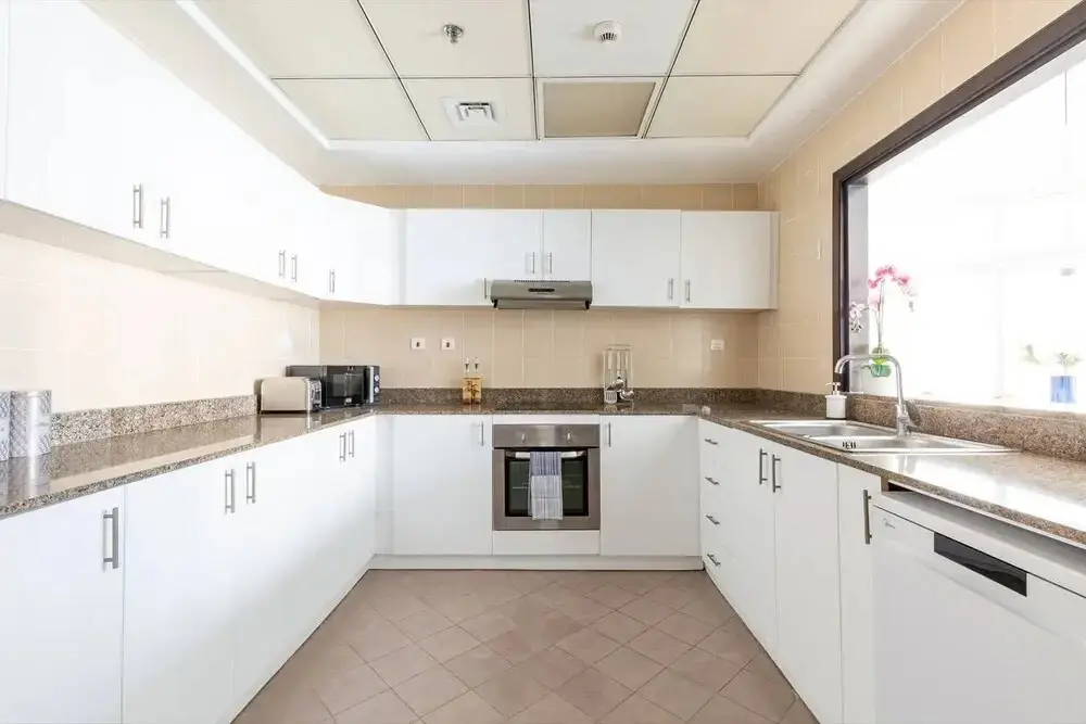 Дубай: Grand 3BR in Dubai Marinas Majestic Skyscraper!