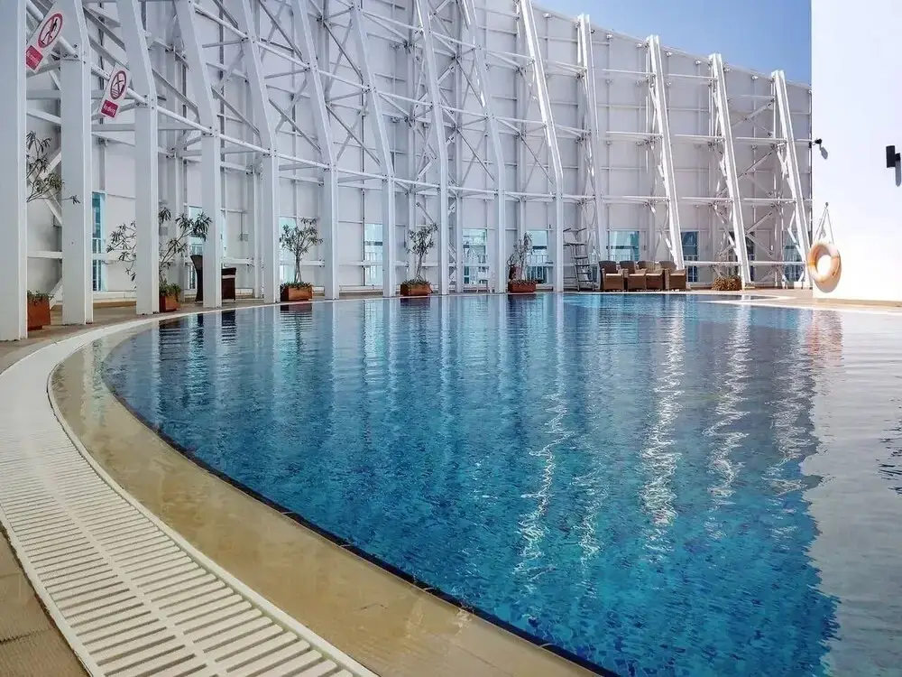 Дубай: Bright and Sassy 1BR in JLT - Near the Metro!