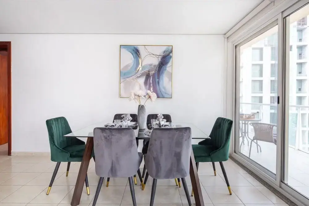 Дубай: Breathtaking Views From This Spacious 1BR Apartment in JLT