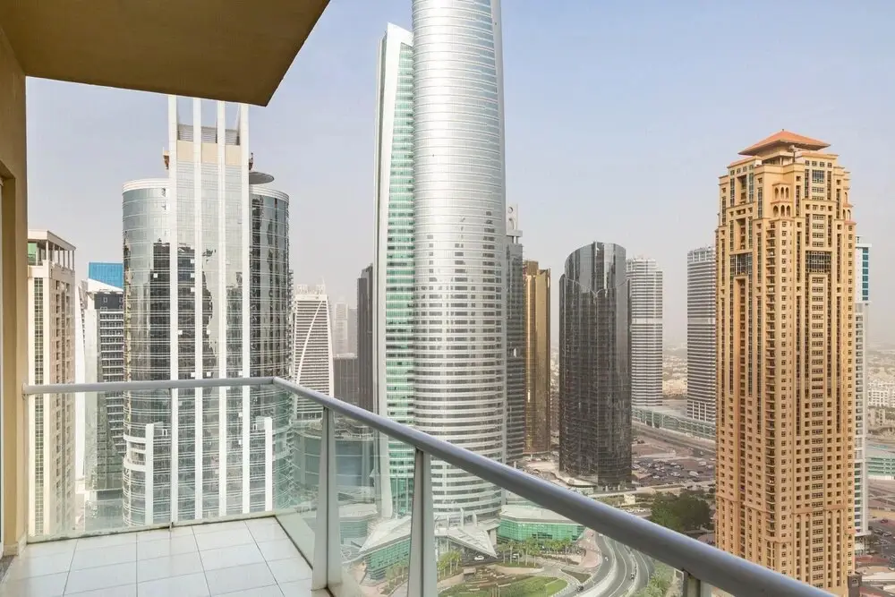 Дубай: Breathtaking Views From This Spacious 1BR Apartment in JLT