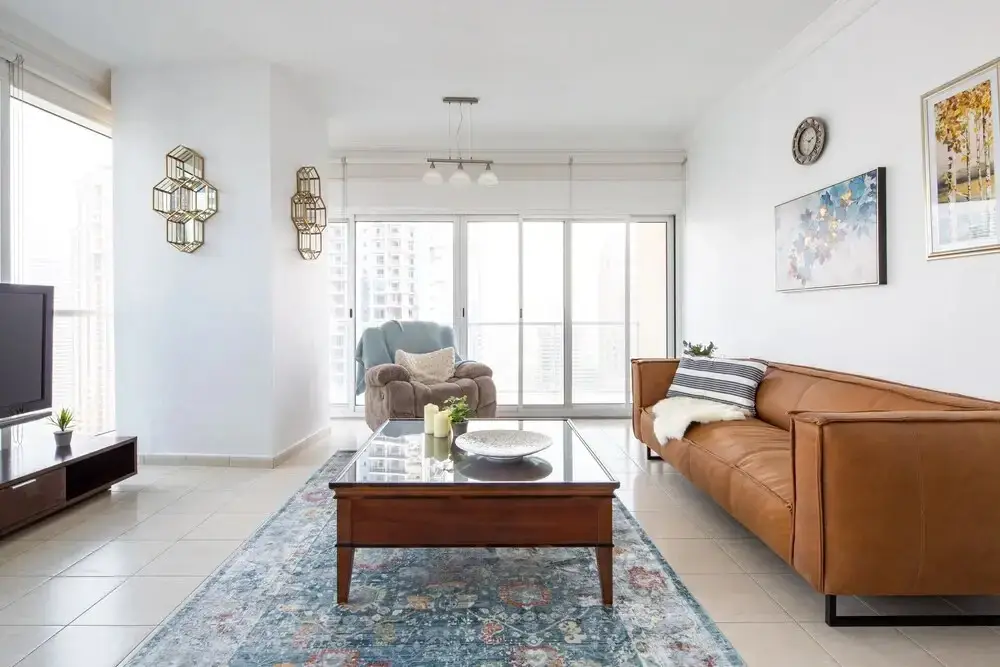 Дубай: Breathtaking Views From This Spacious 1BR Apartment in JLT