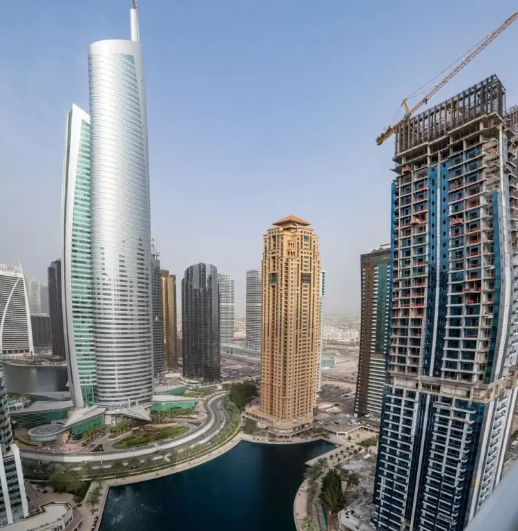 Дубай: Breathtaking Views From This Spacious 1BR Apartment in JLT