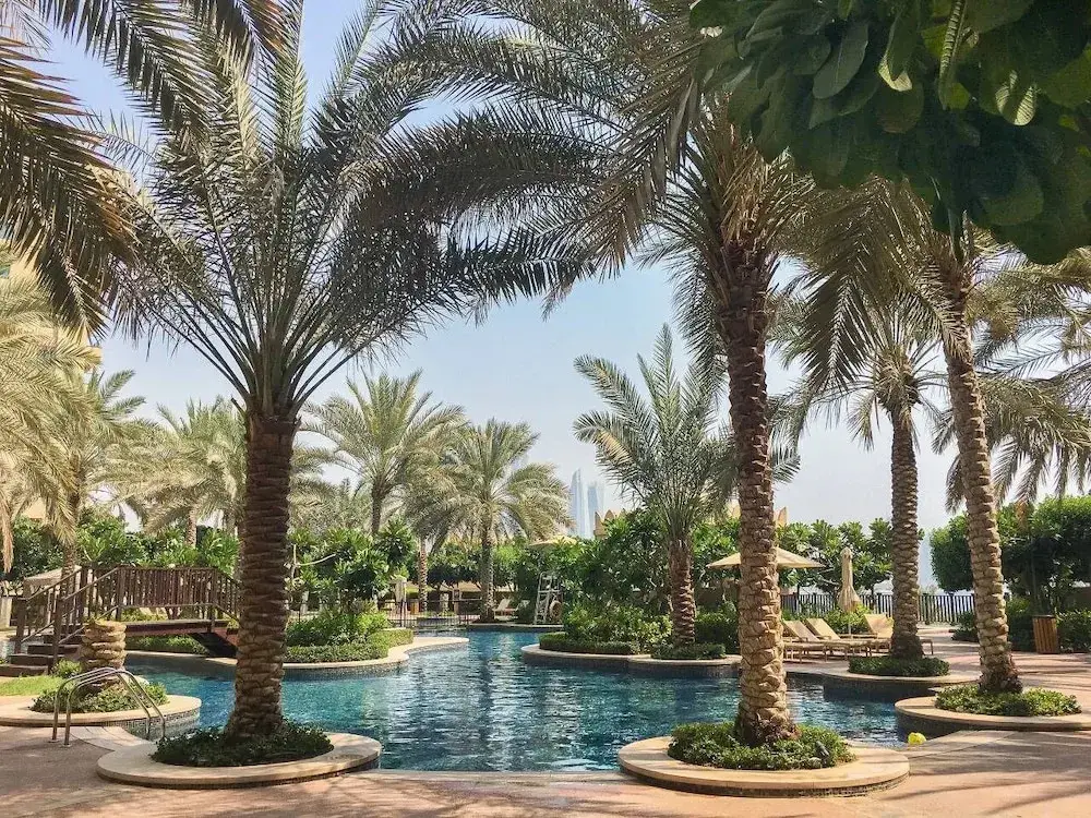Дубай: Direct Beach Access! - Luxurious 1BR in Fairmont