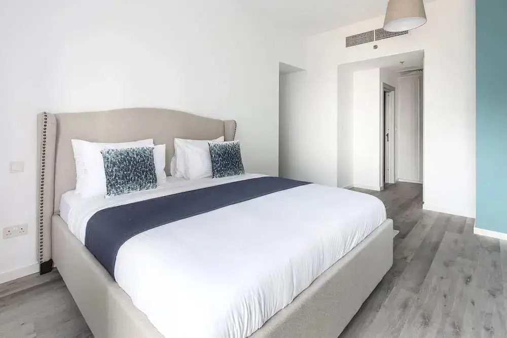 Дубай: Elegant + Upscale 3BR in JBR With Full Sea Views!