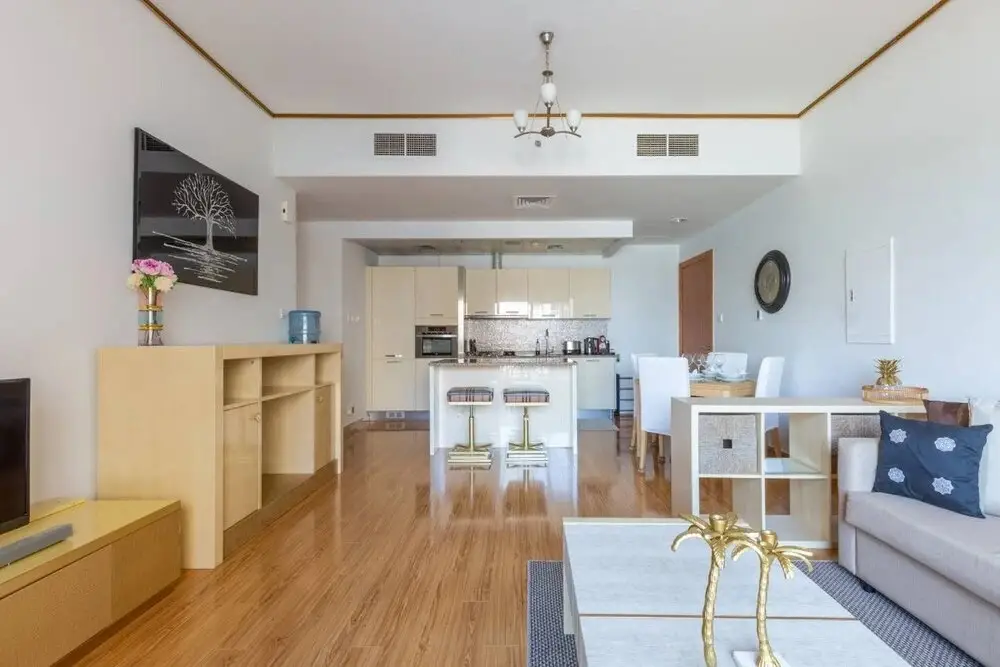 Дубай: Bright & Spacious 1BR in JVC - Sleeps 3!