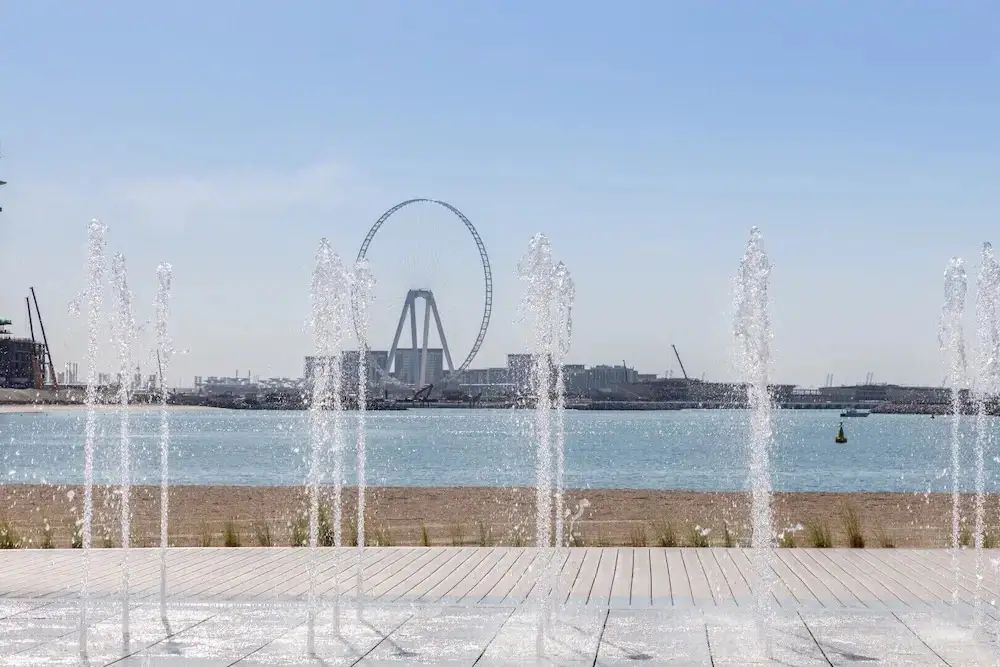 Дубай: Glamorous 1BR Apt on Palm Jumeirah - Near the Beach!