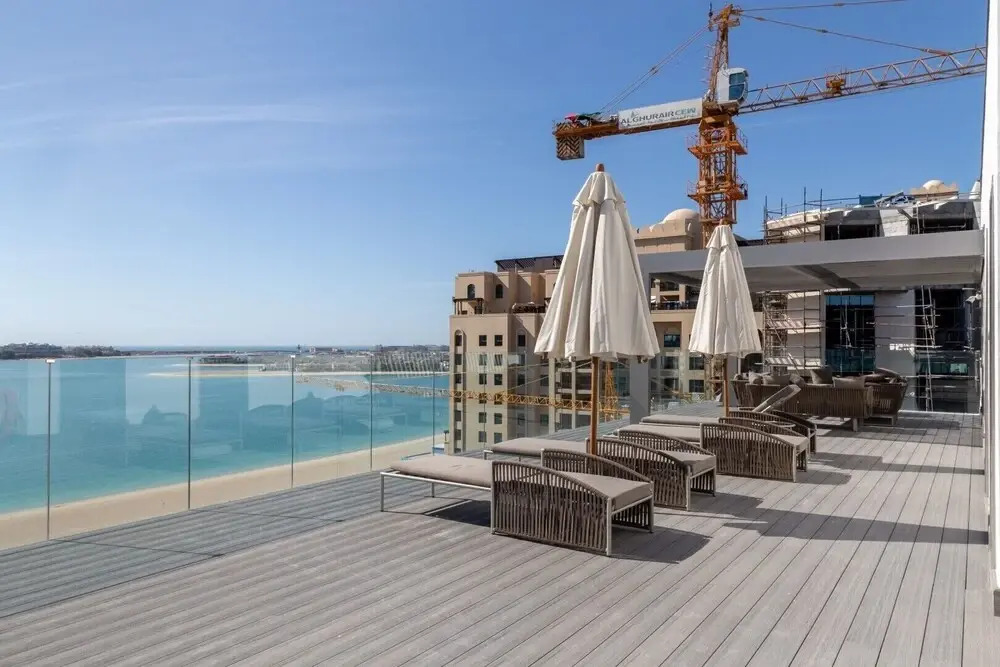 Glamorous 1BR Apt on Palm Jumeirah - Near the Beach! — фото 1