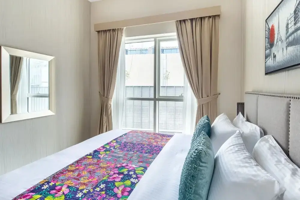 Дубай: Artistically Designed 3BR in Downtown Dubai - Sleeps 8!