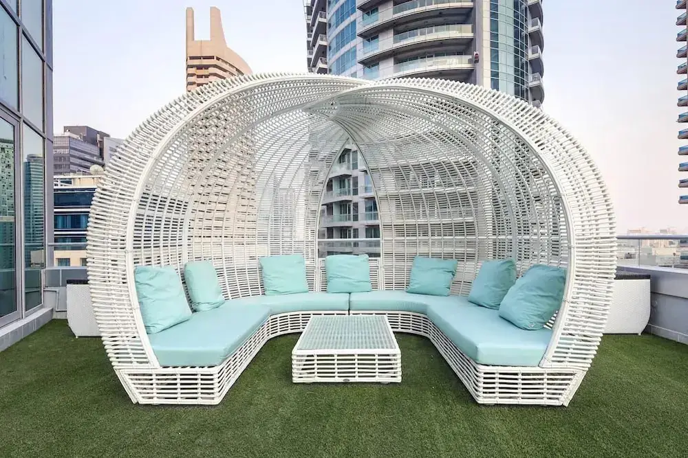 Дубай: Breathtaking 3BR With a Private Pool!