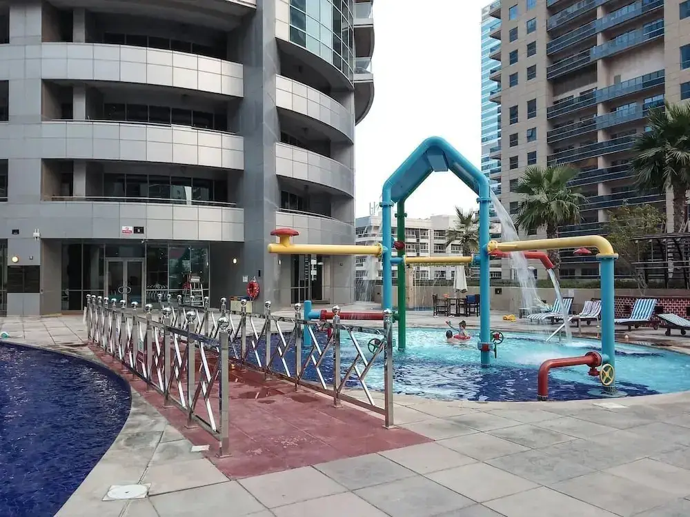 Дубай: Breathtaking 3BR With a Private Pool!