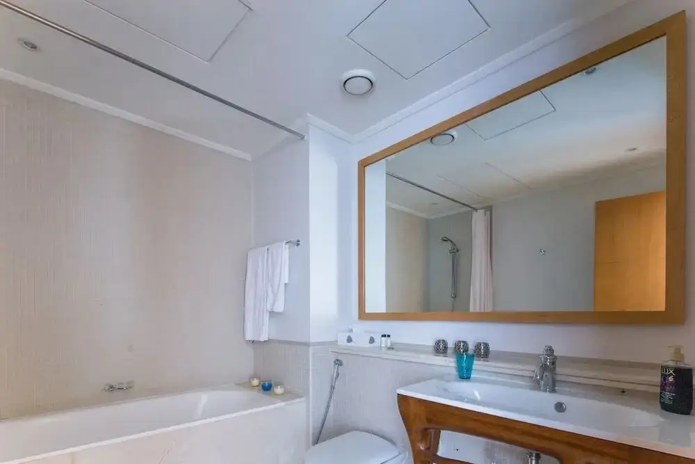 Дубай: Amazing + Bright 2BR w/ Full Marina Views!