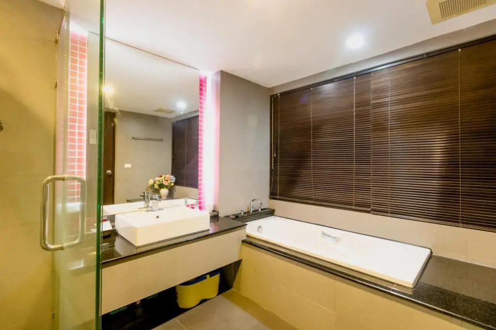 Тхаланг: Kris 2301 - Partial sea view studio in BangTao