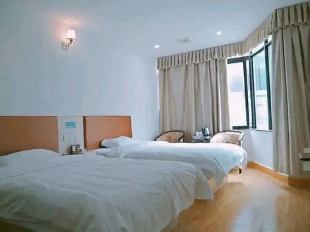 Шэньчжэнь: OYO 8016 Qiao Jia Business Hotel