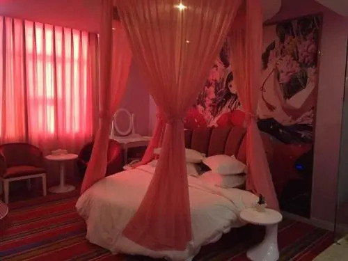 Чэнду: To915101 Still Love Theme Hotel