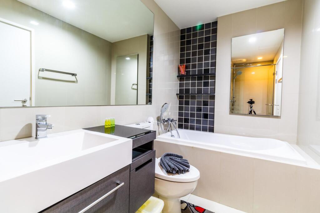 Кату: D144 - Unique pool access apartment in The Deck Patong, 2 pools and gym., Patong, Phuket, Thailand