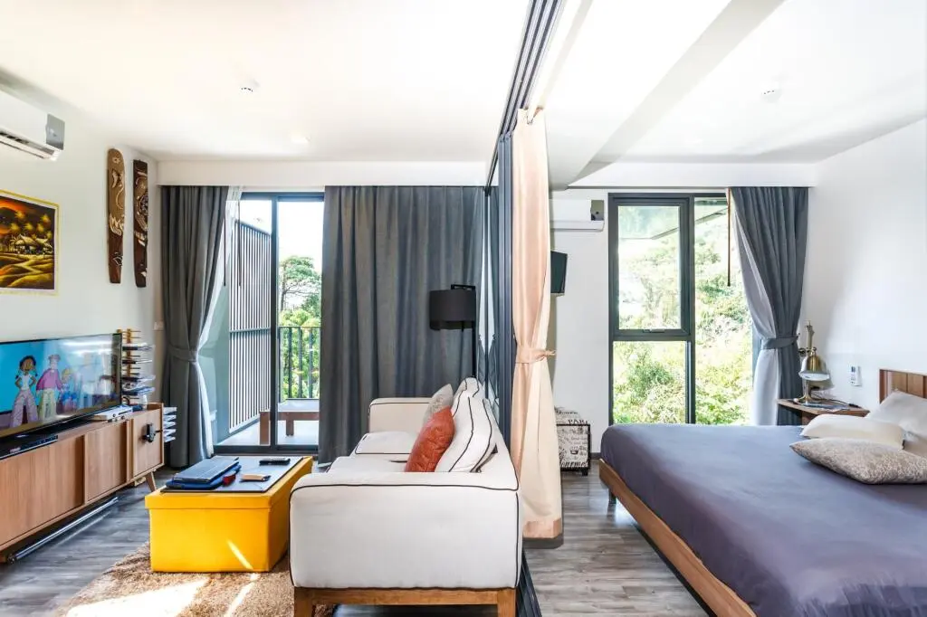 Кату: D187 - Large apartment in the heart of Patong, 2 pools and gym!, Patong, Phuket, Thailand