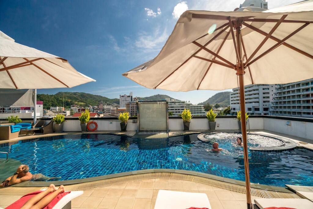 Absolute Bangla Suites Awesome Location Rooftop Pool L-06, Patong — фото 1