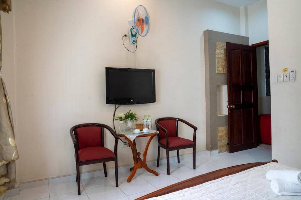 Хошимин: Nhu Huynh Hotel by OYO Rooms