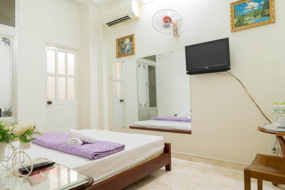 Хошимин: Nhu Huynh Hotel by OYO Rooms