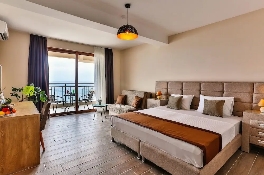 Добро Вода: Sunset hotel & beach