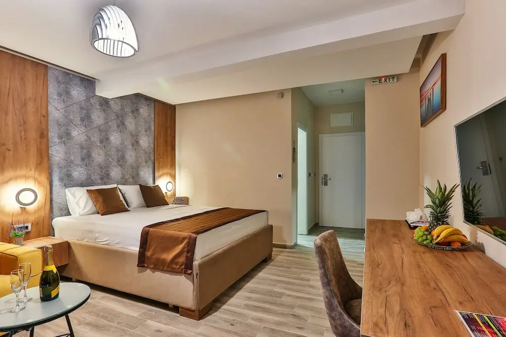 Добро Вода: Sunset hotel & beach