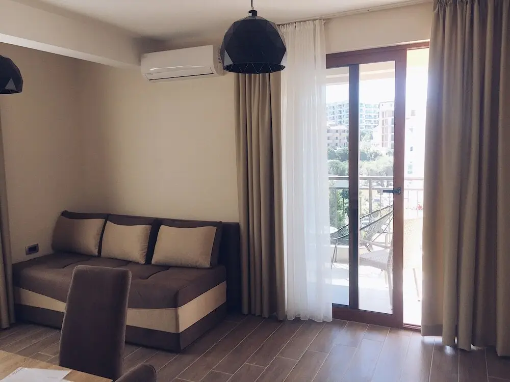 Добро Вода: Sunset hotel & beach
