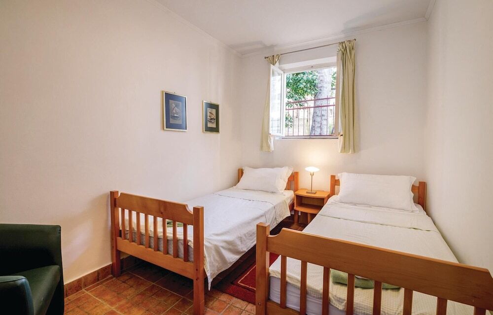 Игало: Beautiful Home in Njivice With Wifi and 2 Bedrooms