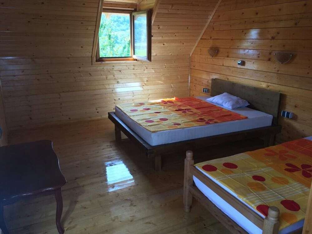 Плав: Camp Hotel Lake Views