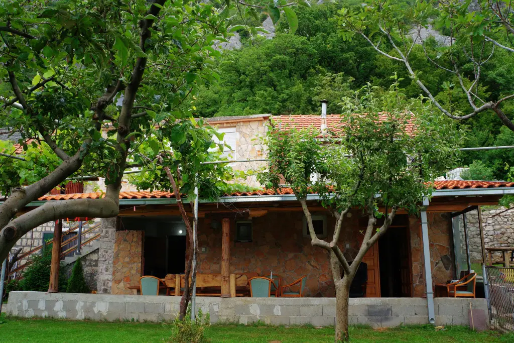 Повия: Апартаменты Old House Kontic